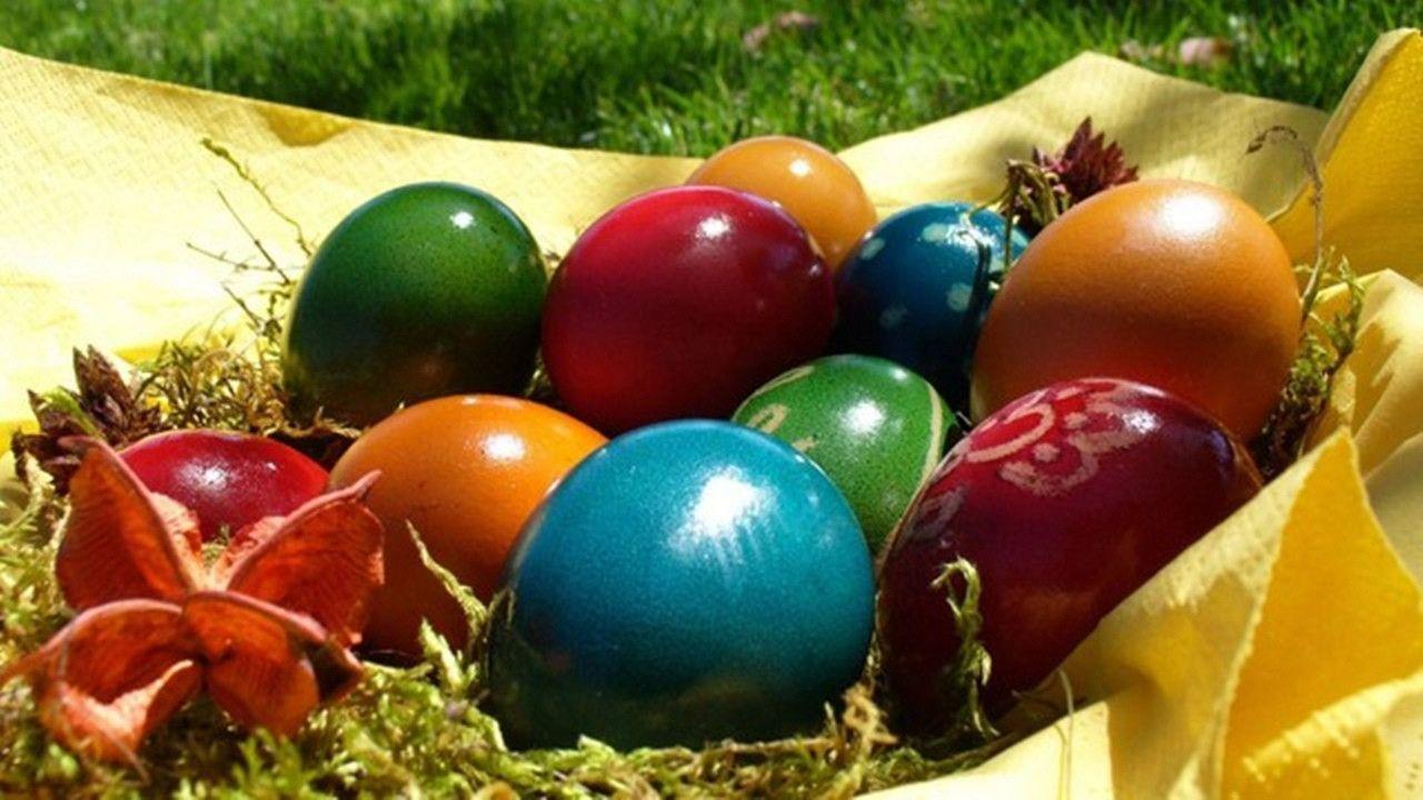 Decorating Easter Eggs HD Wallpaper For Android Free