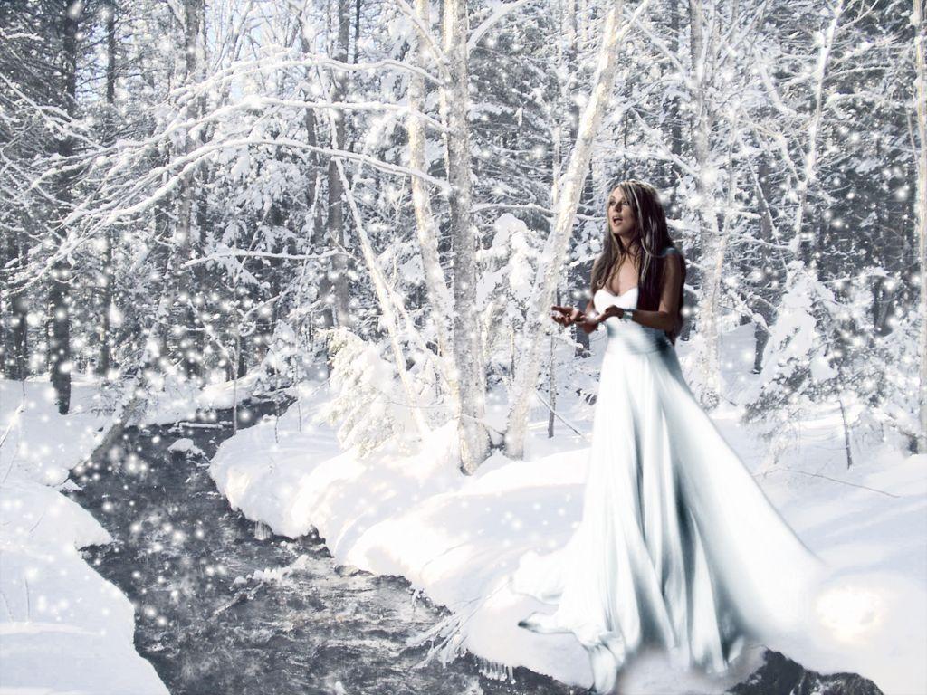 Платье на снегу