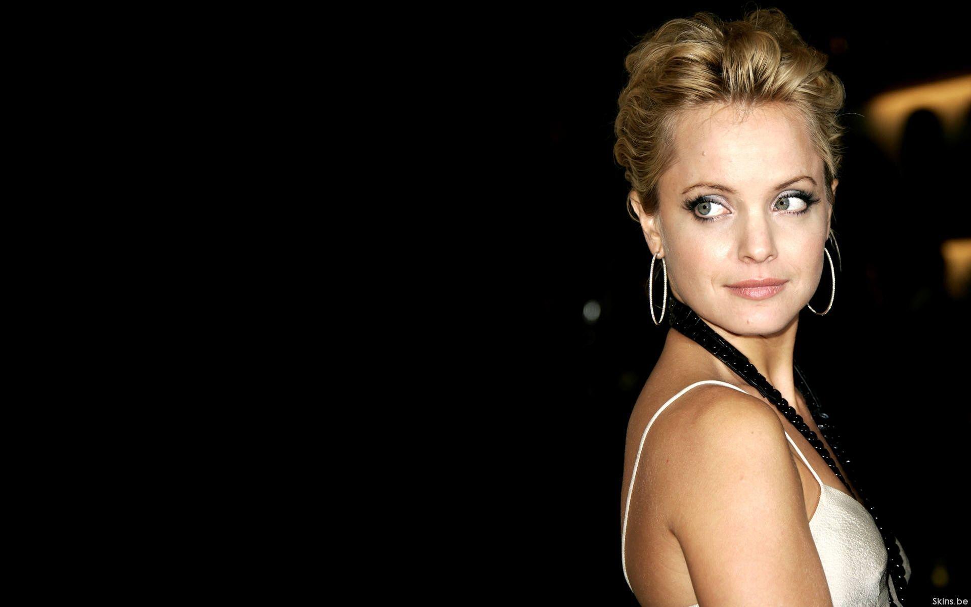 Mena Suvari Wallpapers - Wallpaper Cave