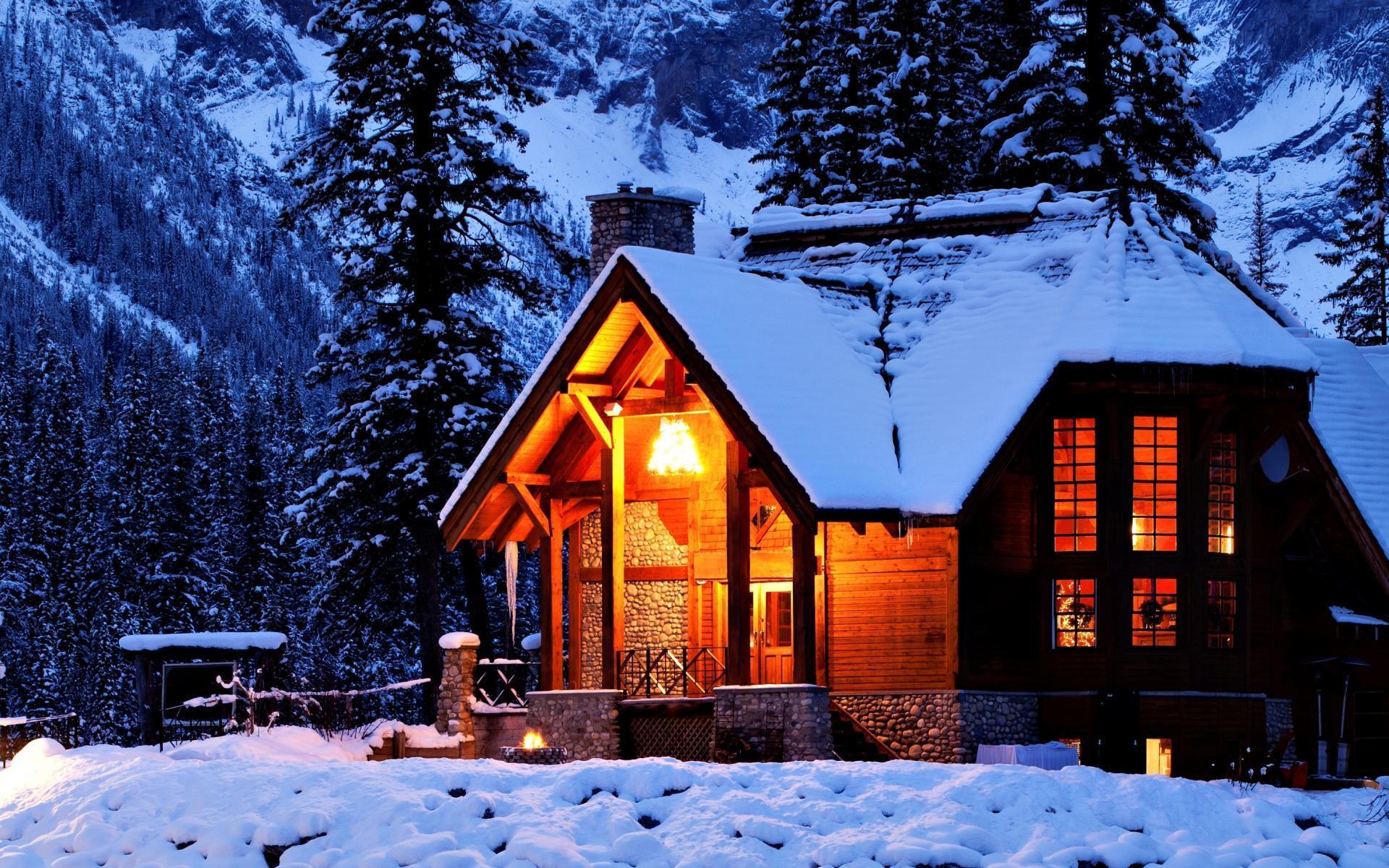 Widescreen Winter Cabin Wallpaper