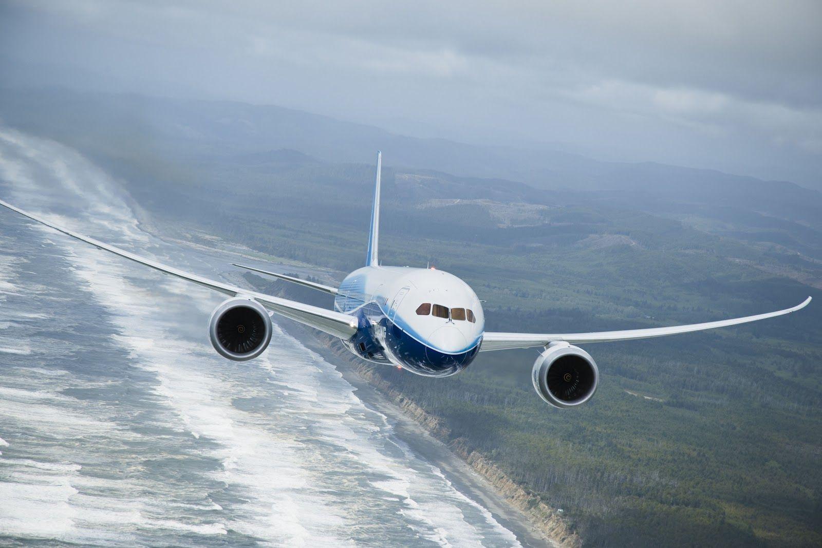Boeing 787 Dramliner Coast Fly By Aircraft Wallpaper 2498