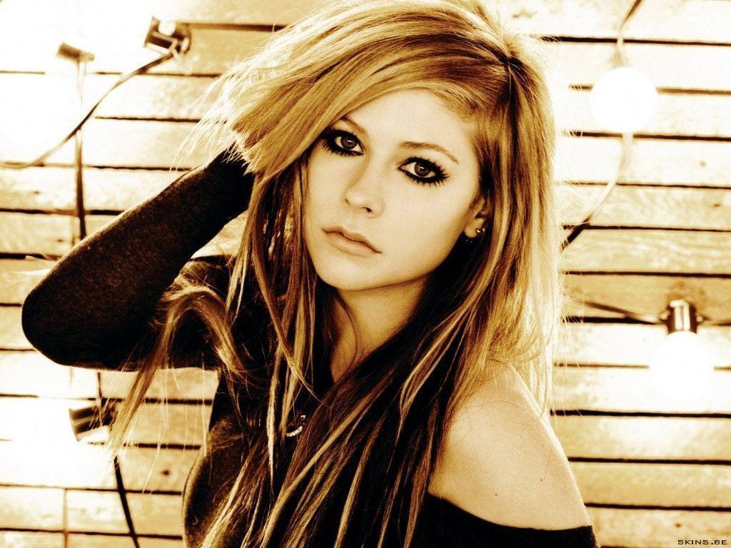 wallpaper: Avril Lavigne 2012 Pc Wallpaper