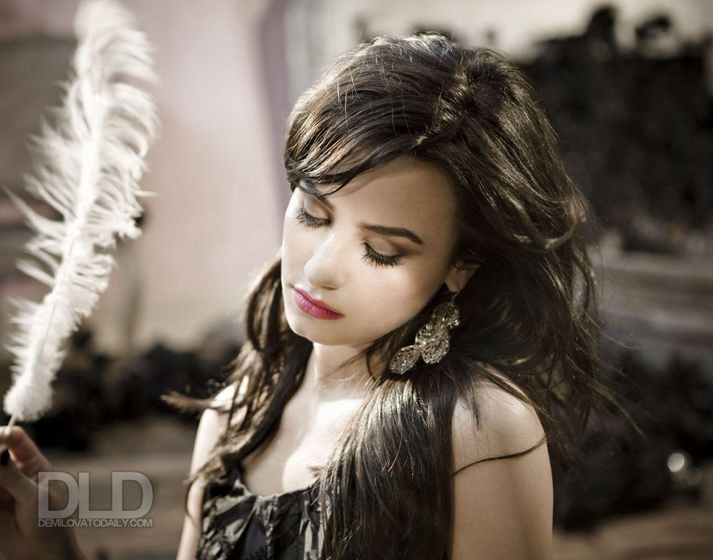 High Definition Wallpaper: Demi lovato wallpaper
