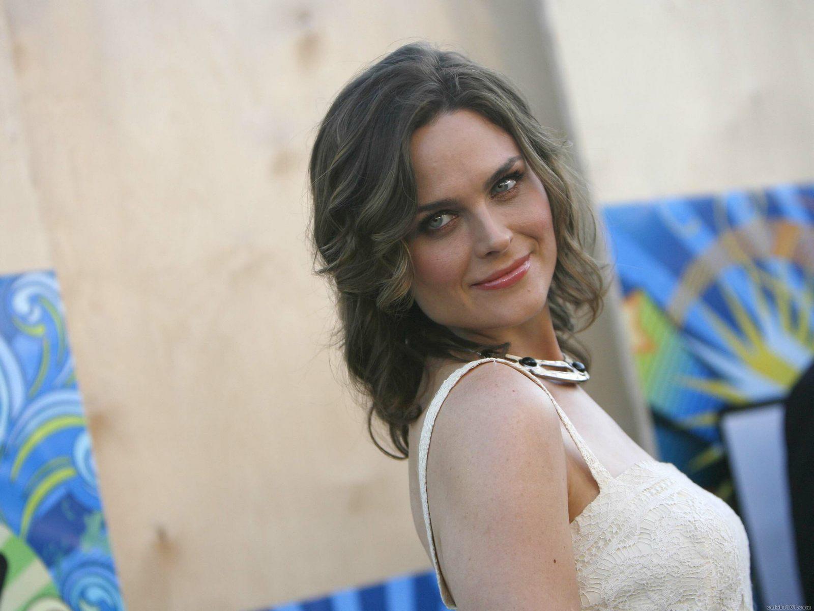 Emily Deschanel