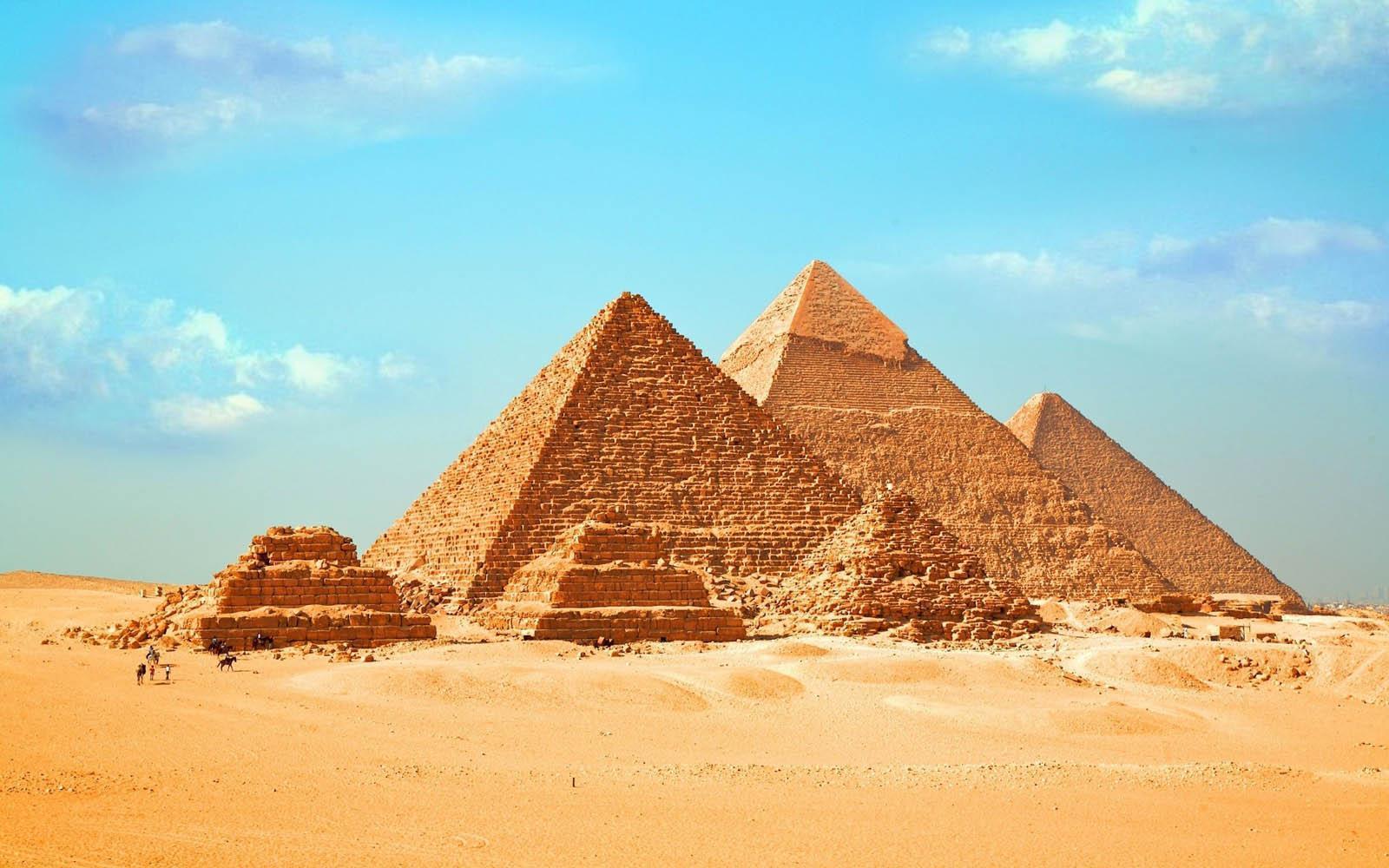 egypt pyramids background powerpoint 1600x egypt pyramids
