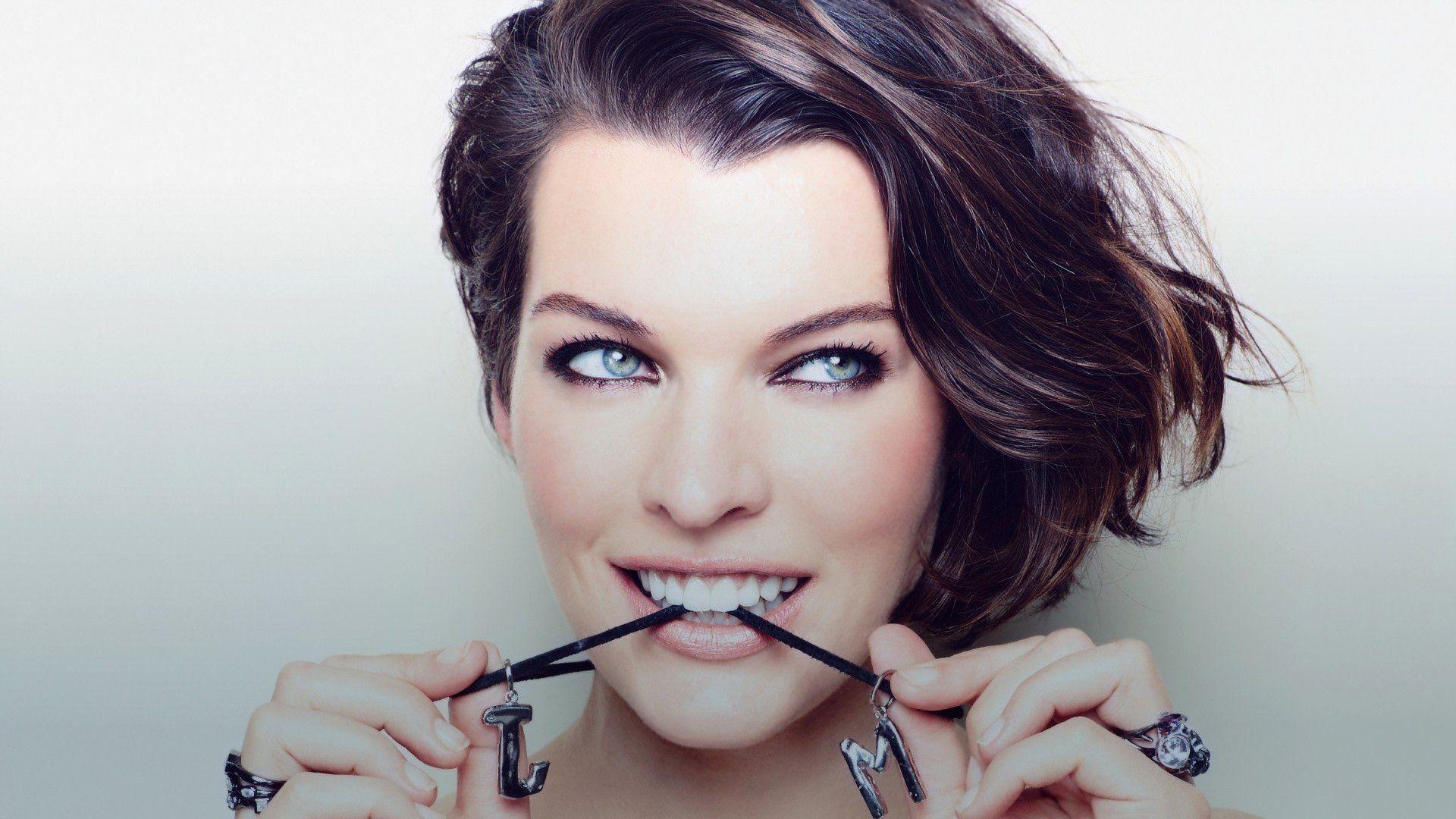 Milla jovovich HD Wallpaper