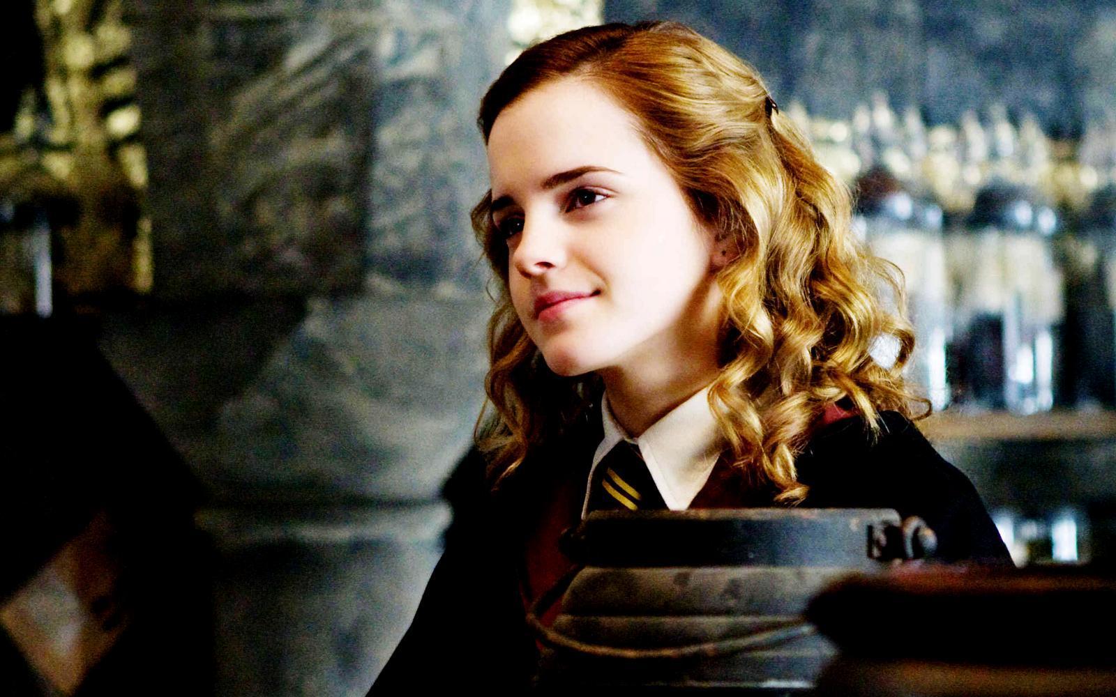 Central Wallpaper: Hermione Granger Emma Watson Harry Potter HD