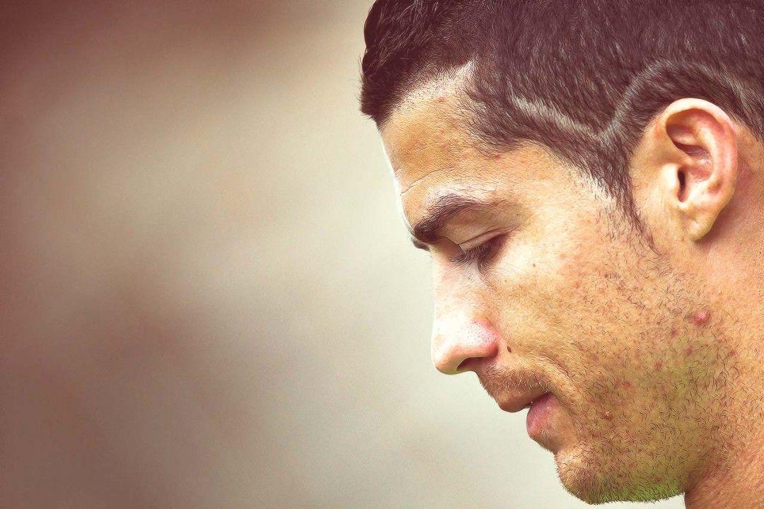 Cristiano Ronaldo New Hairstyle Picture HD Wallpaper 1080x720