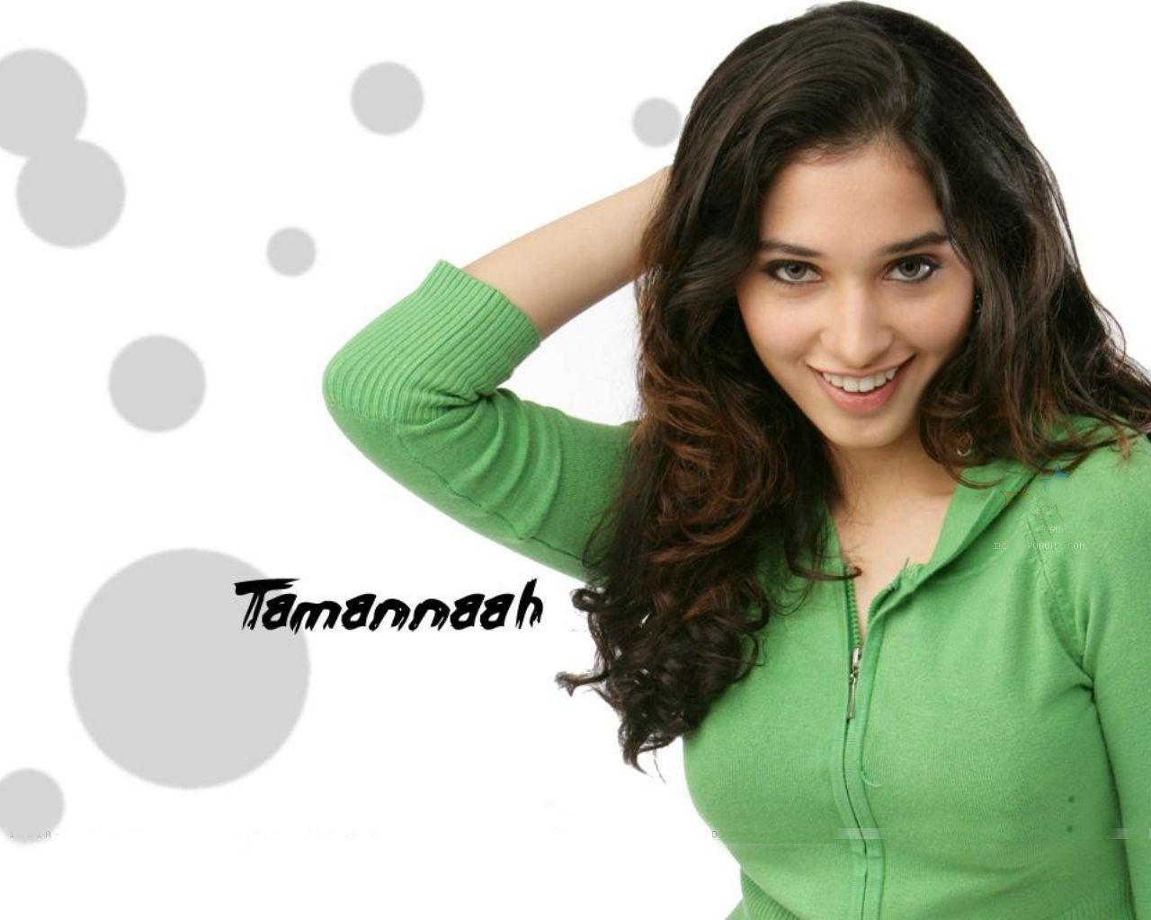 trololo blogg: Tamanna HD Desktop Wallpaper