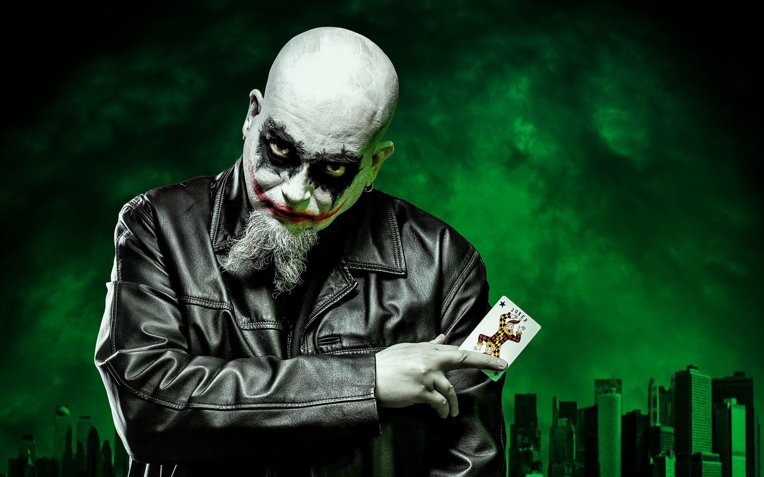 Joker dark self portrait batman clown evil wallpaperx1600