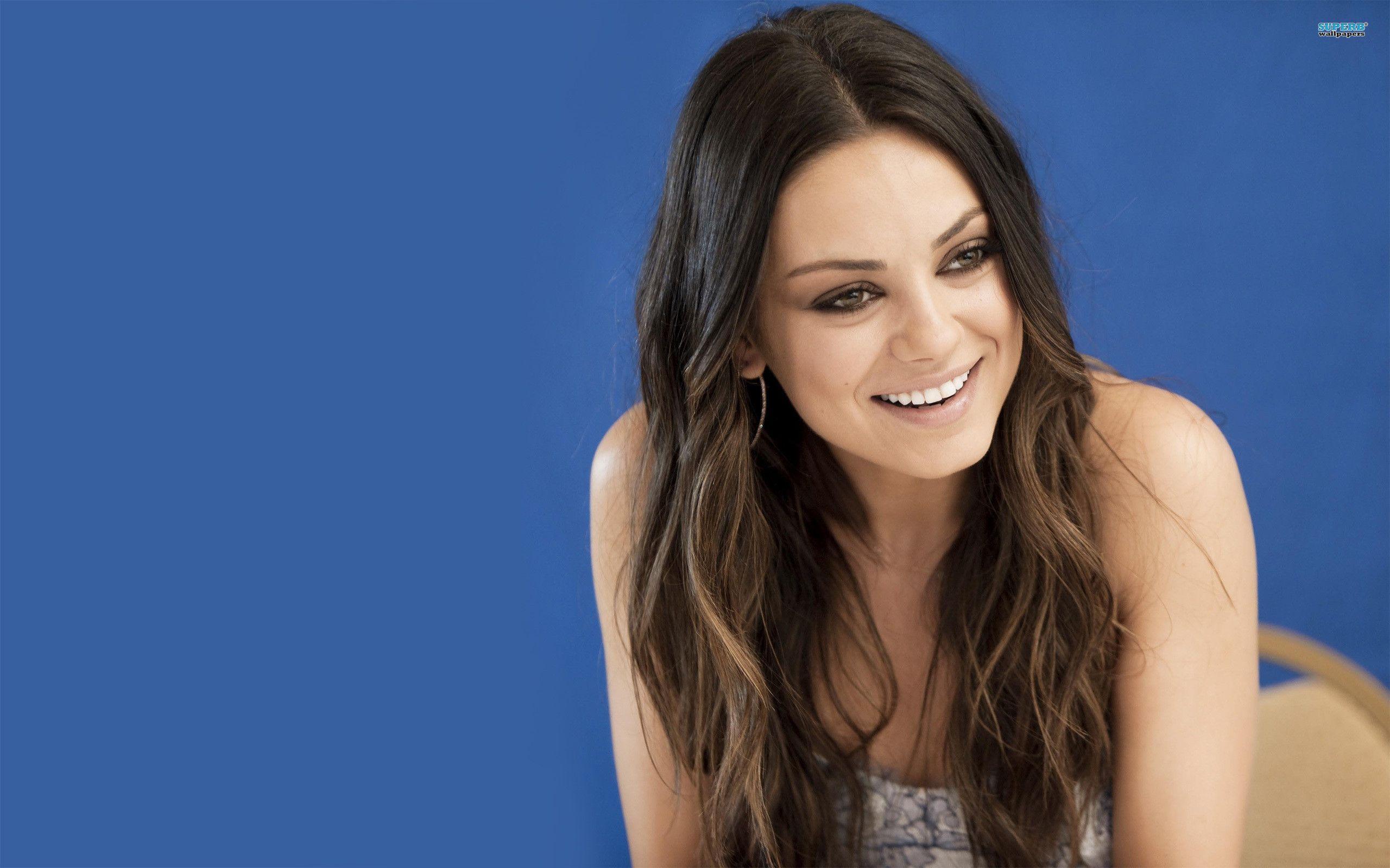 Mila Kunis Close Up Wallpaper HD Resolution