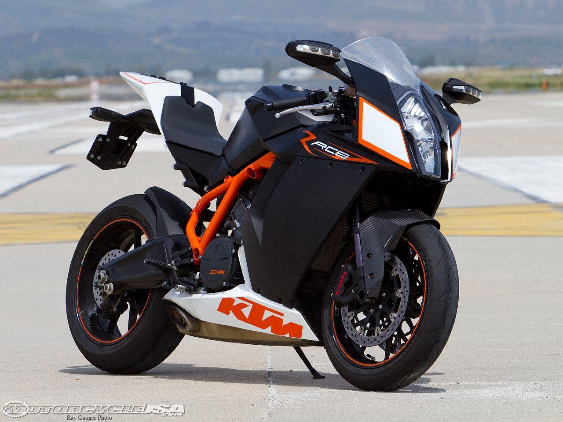 ktm rc8r track smackdown picture 1 of 14 motorcycle usa
