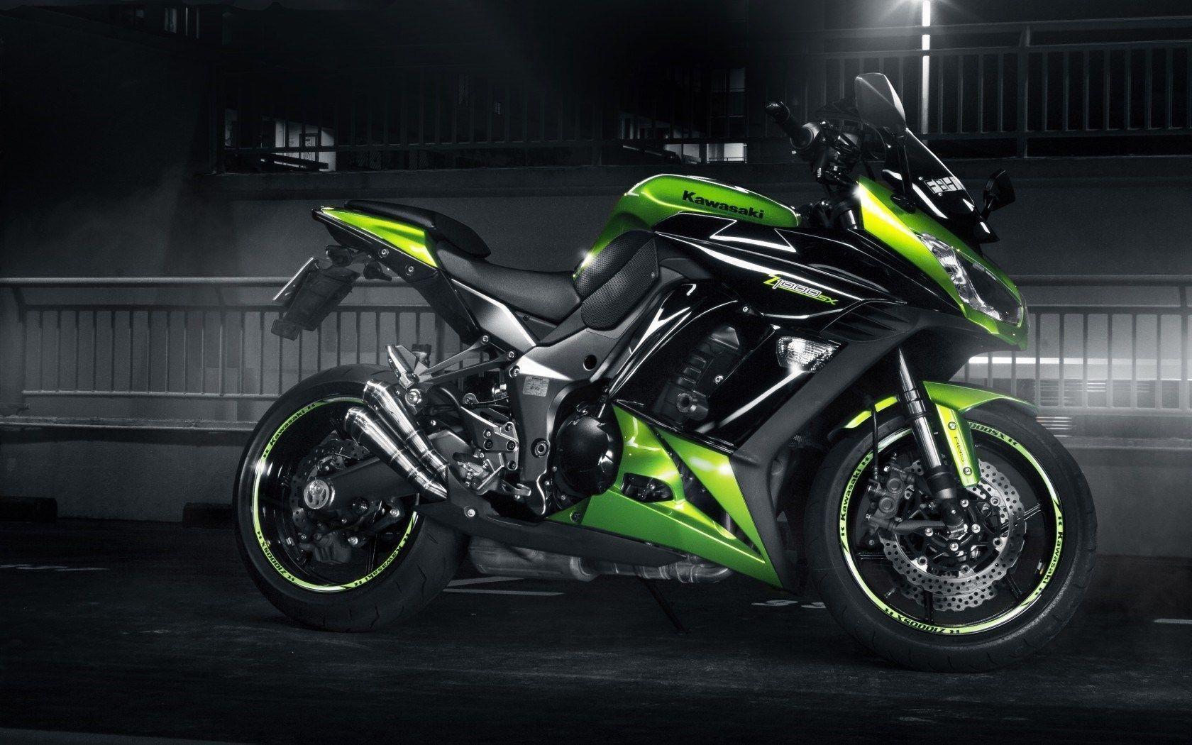 Kawasaki Z1000SX Railing Night Motorcycle Green HD Wallpaper