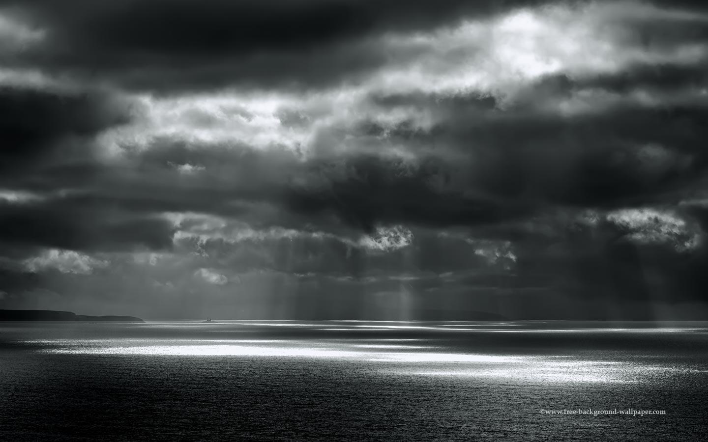 Beams of Sunlight on Ocean Black & White Desktop Wallpaper