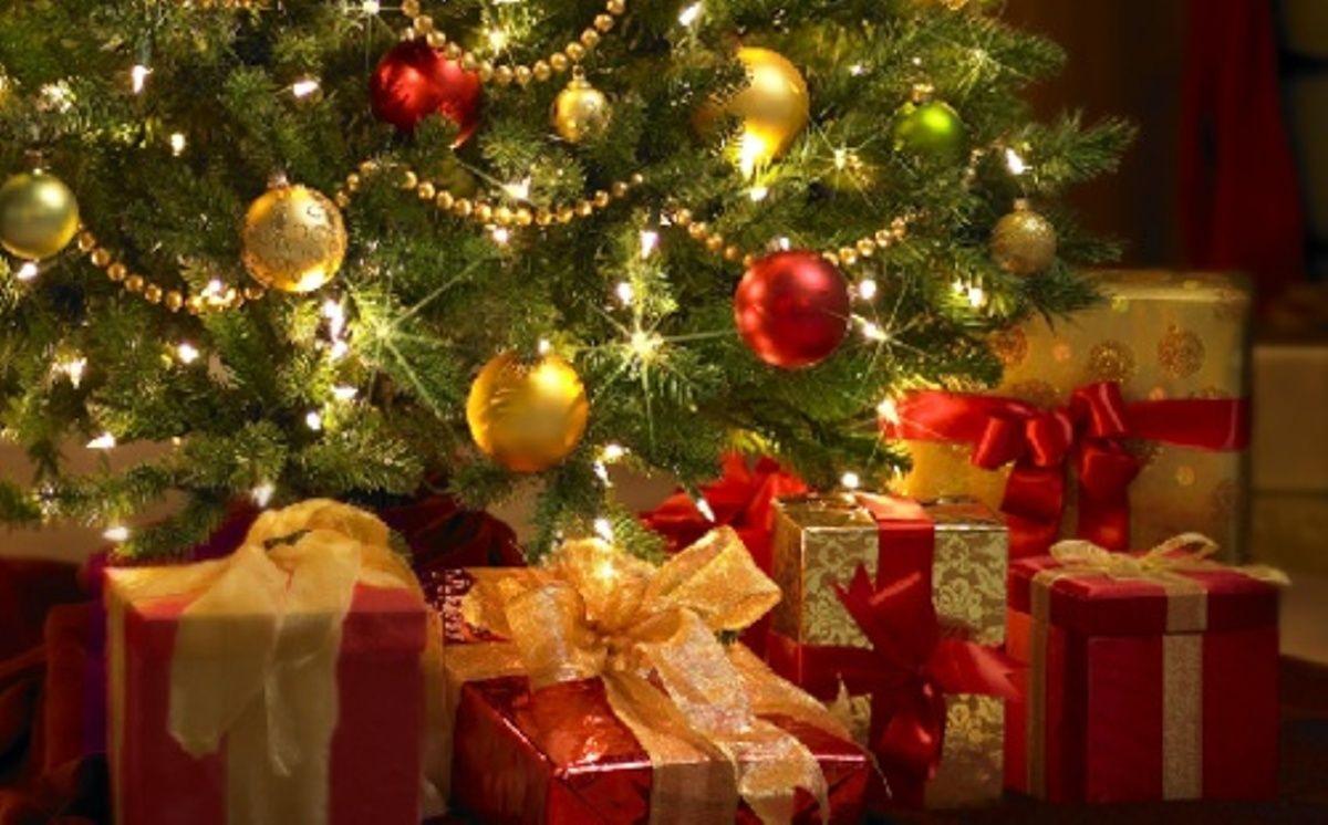 Free Christmas Wallpaper 15 cool background 408434 High Definition