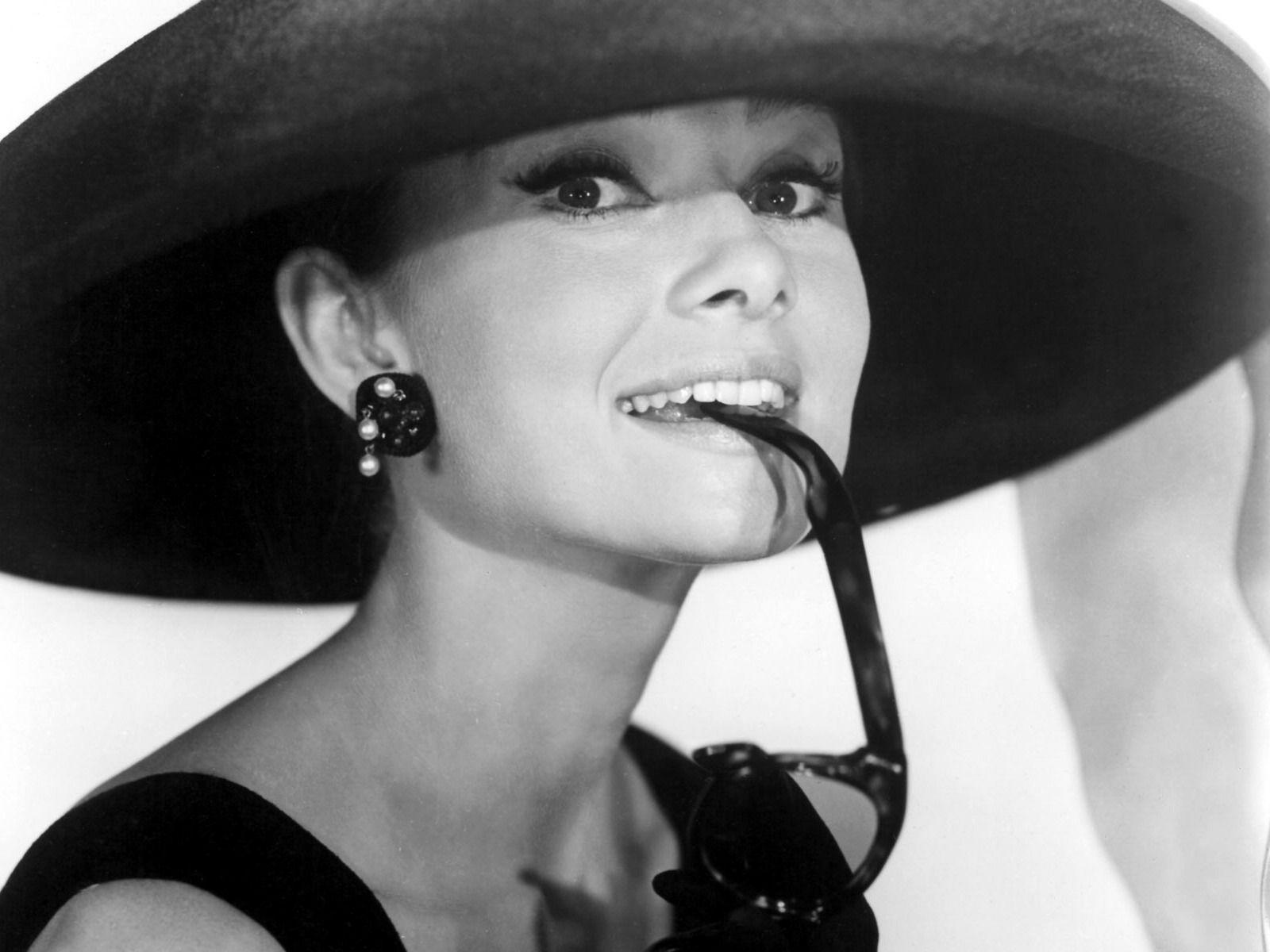 Beautiful Audrey Hepburn Desktop Wallpaper