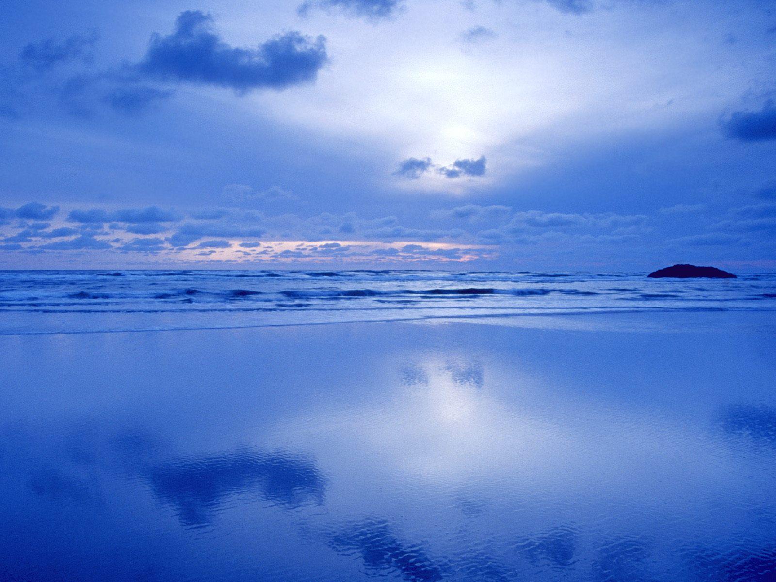 Pacific blue ocean free desktop background wallpaper image