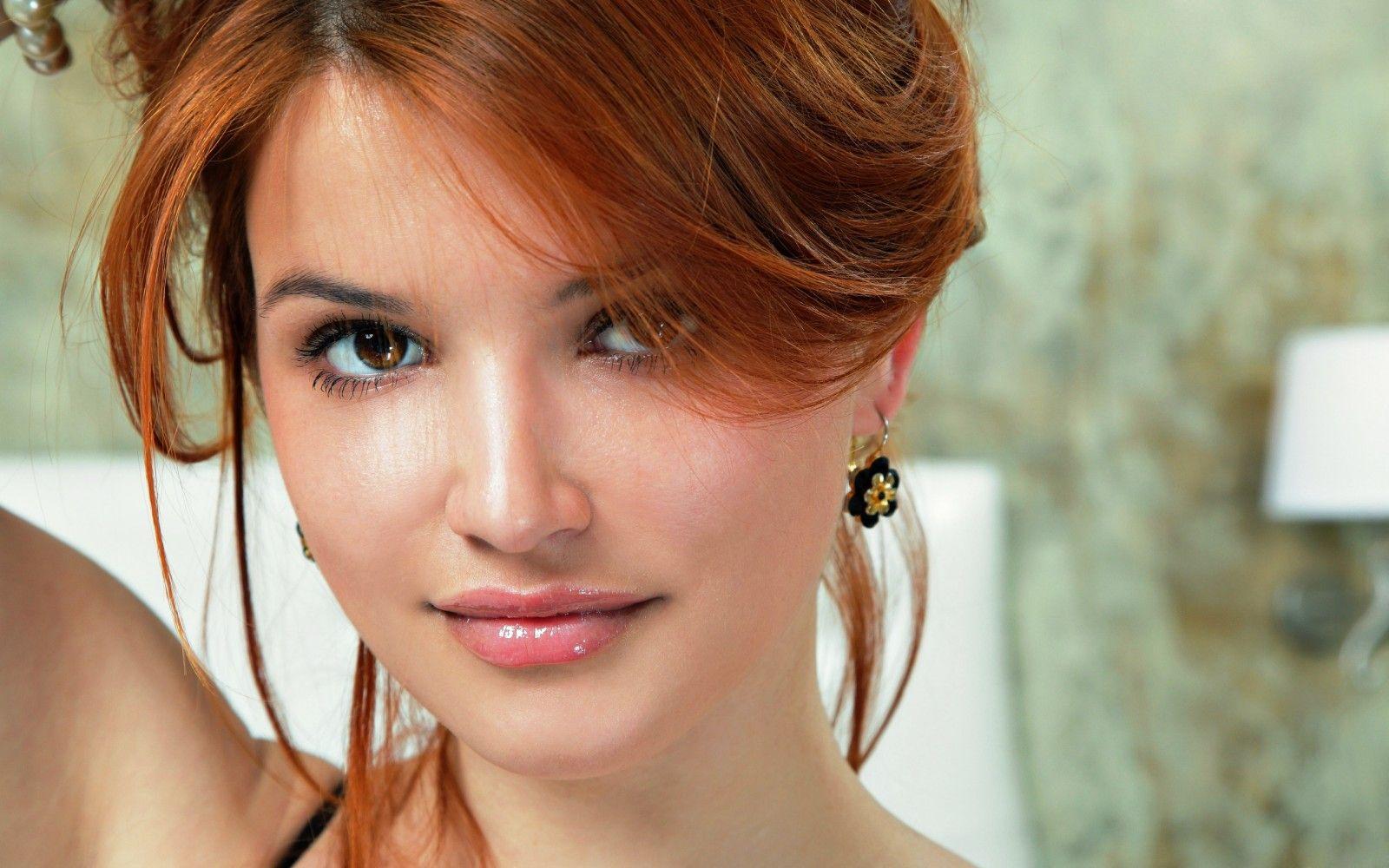 Debby Ryan Wallpaper 1152x864PX Wallpaper Debby Ryan Phone