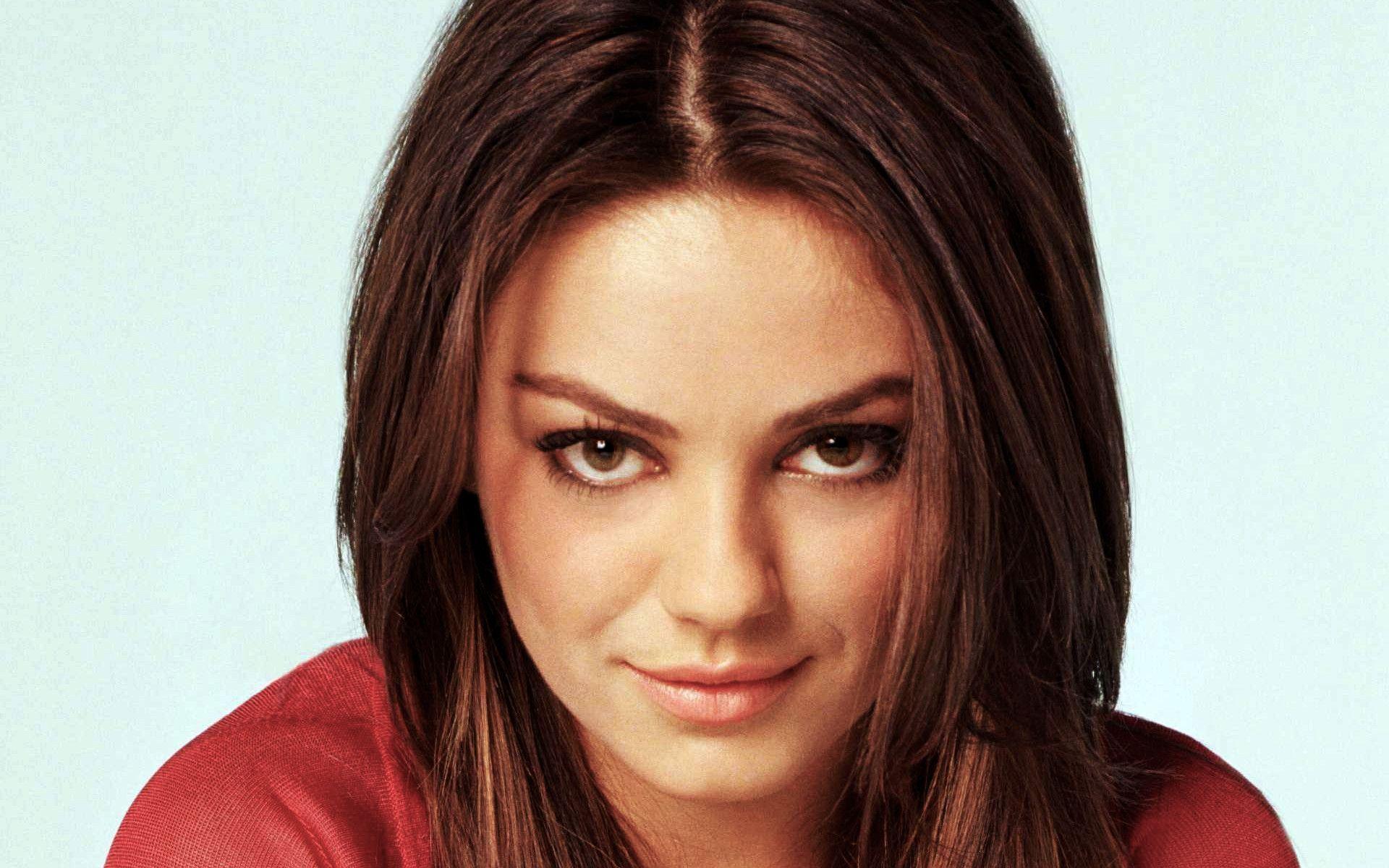 Mila Kunis Face