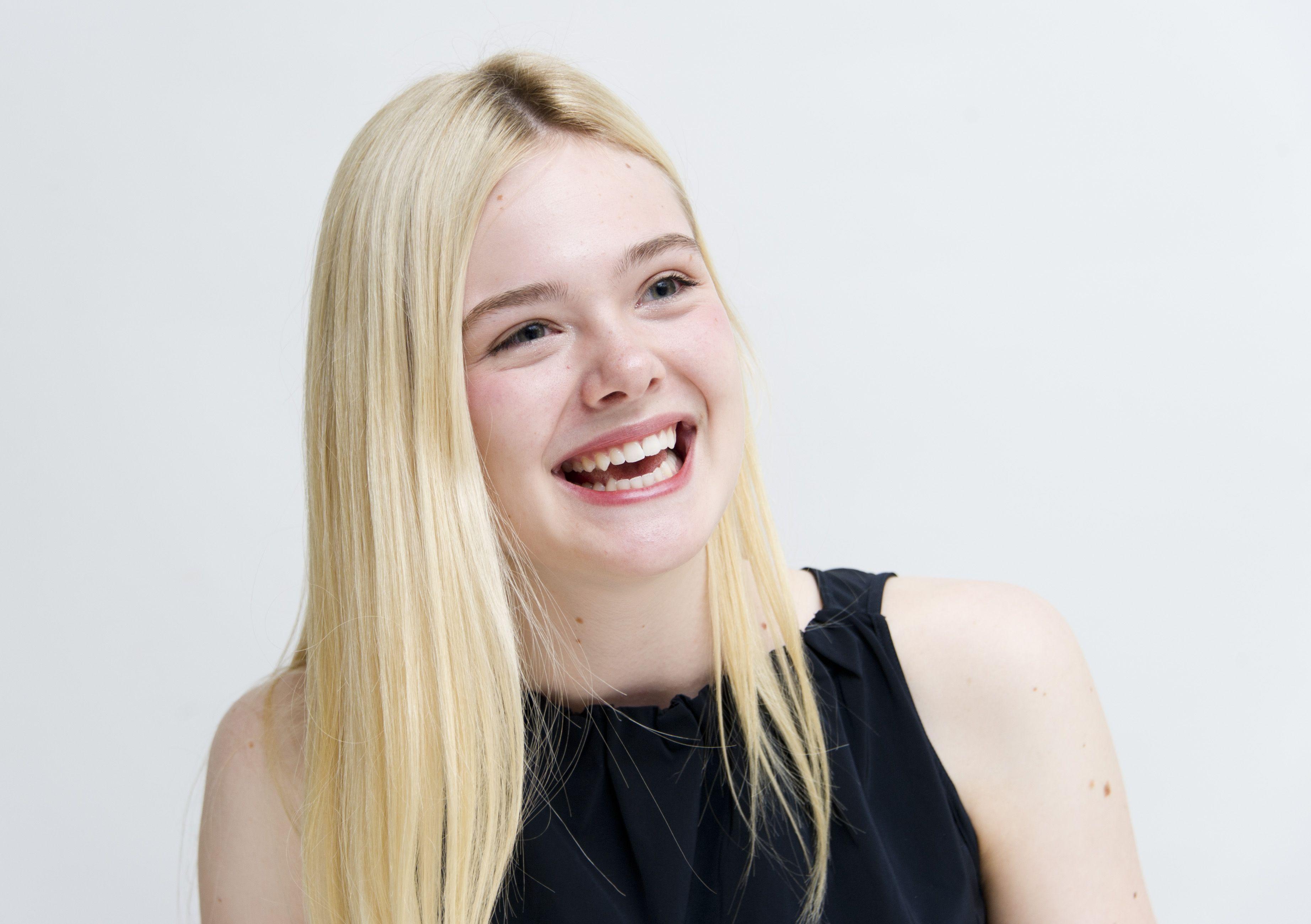 Elle Fanning Cute Smile – Telegraph