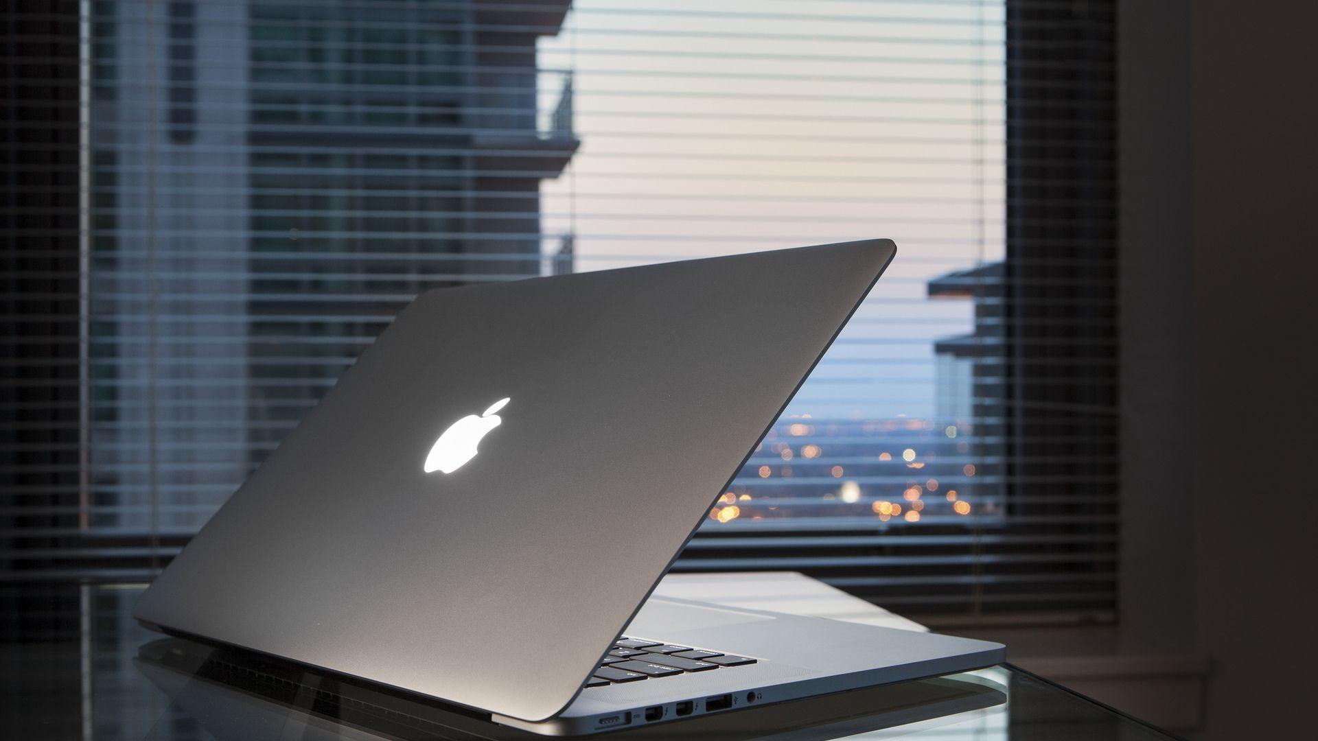 Brand Laptop Apple HD Wallpaper