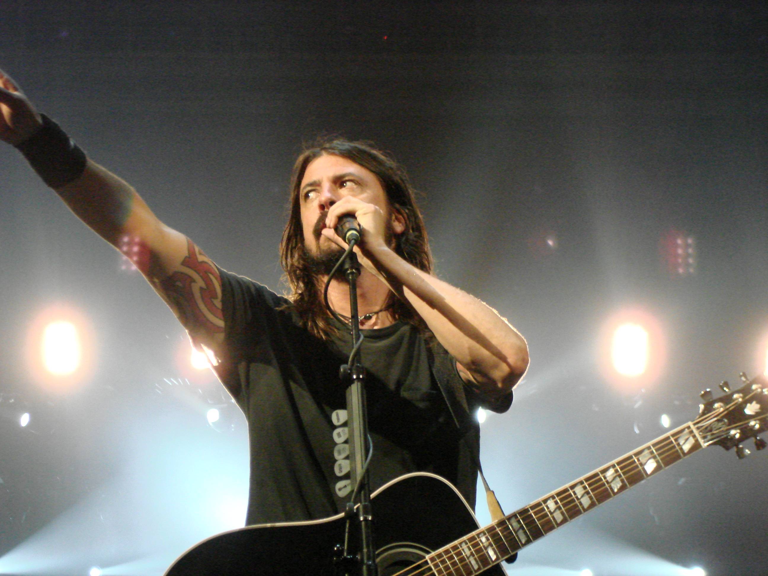 image For > Dave Grohl Live Wallpaper