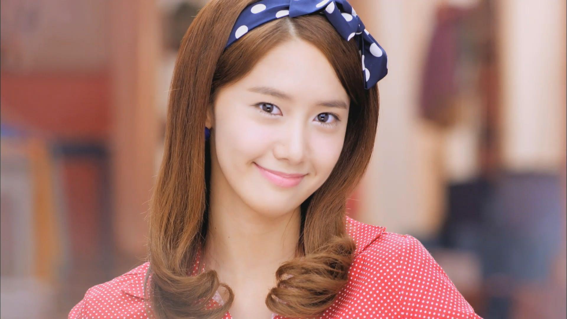 Yoona Kpop Artis Wallpaper HD. Free HD Desktop Wallpaper