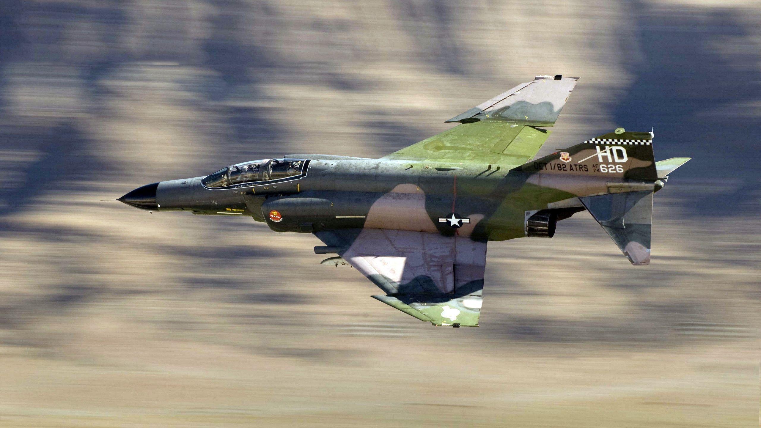 F4 jet fighter Wallpaper