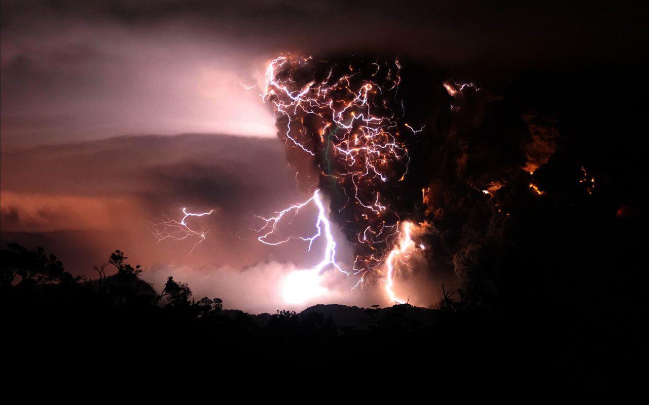 Wallpaper For > Volcano Lightning Storm Wallpaper