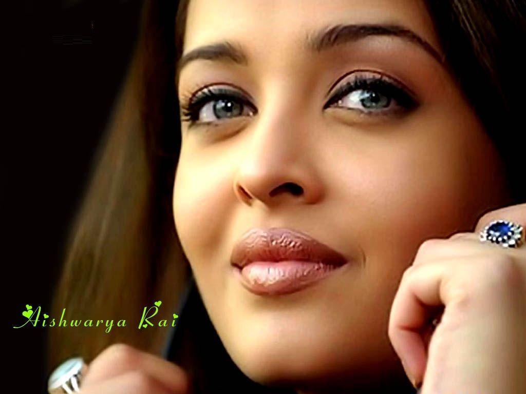 Aishwarya Rai Beauty Face Wallpaper photo of Bollywood Actress