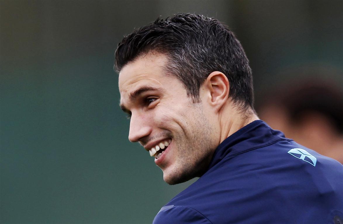 Robin Van Persie 102 HD Wallpaper. anzawallpaper