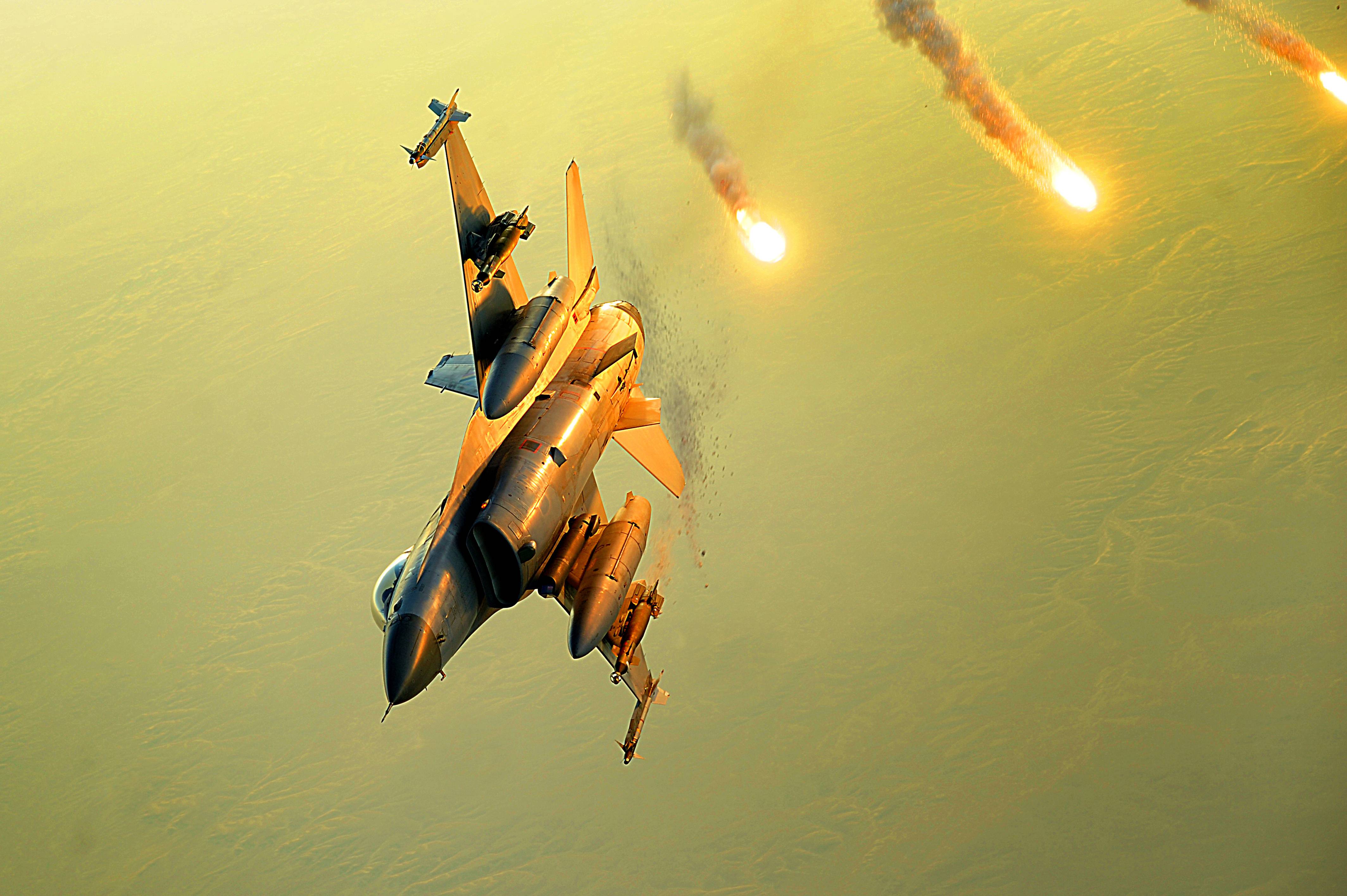 F16 Falcon Fighter Jet Desktop Wallpaper