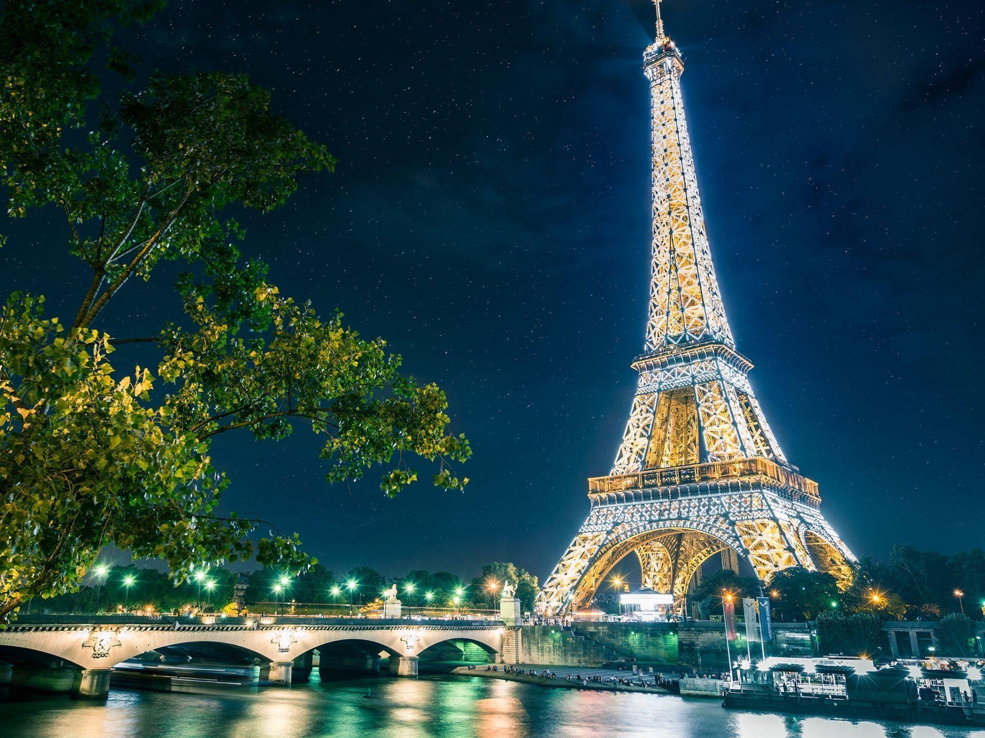 Pix For > The Eiffel Tower Wallpaper