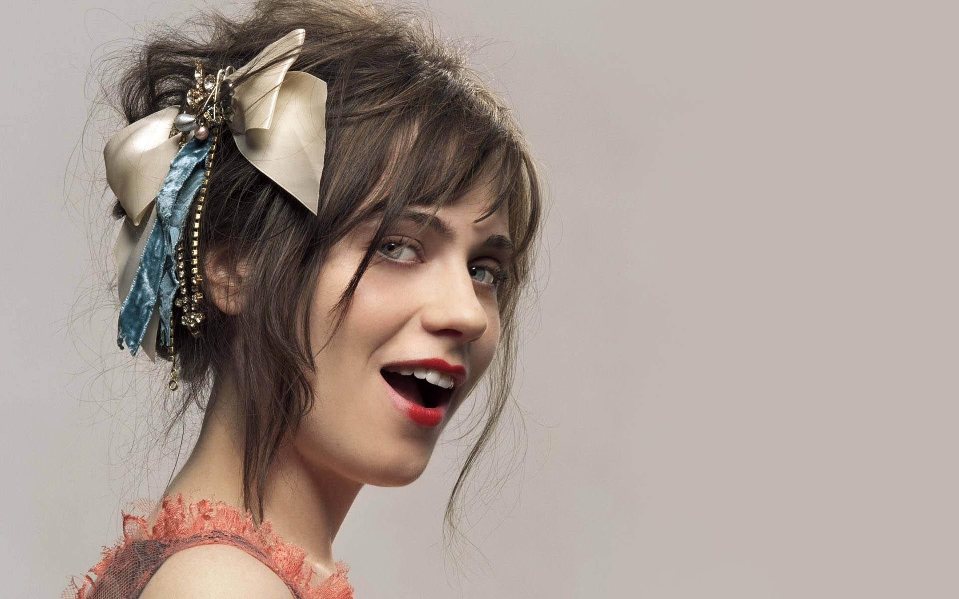 Zooey Deschanel Wallpaper 4