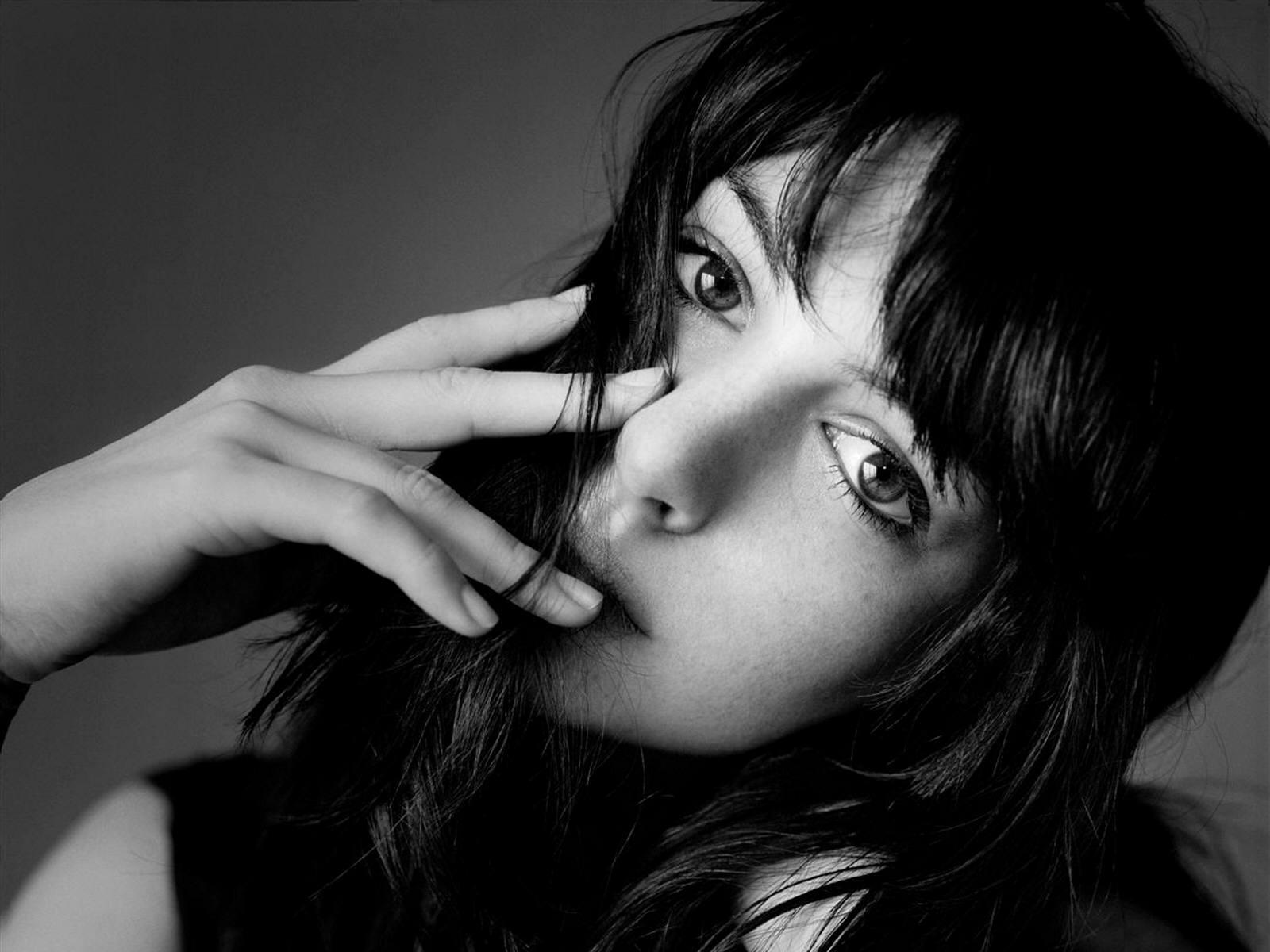 Pretty Anne Hathaway Wallpaper 42188 1600x1200 px HDWallSource