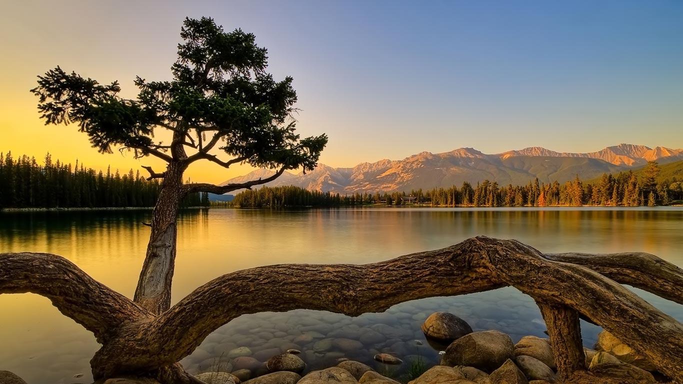 Desktop Wallpaper · Gallery · HD Notebook · Lake background