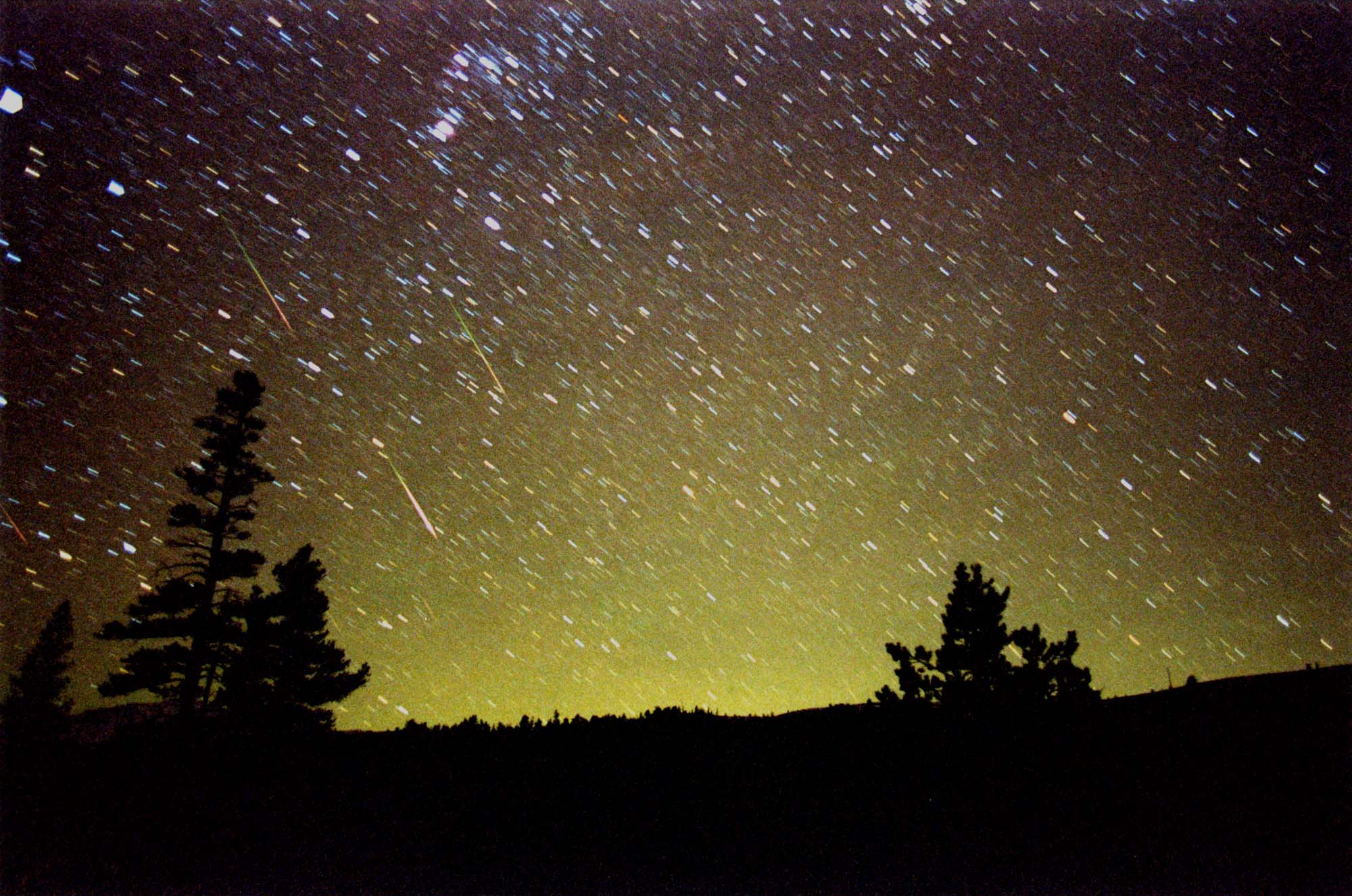 Abstrack Meteor Shower Image 01. hdwallpaper