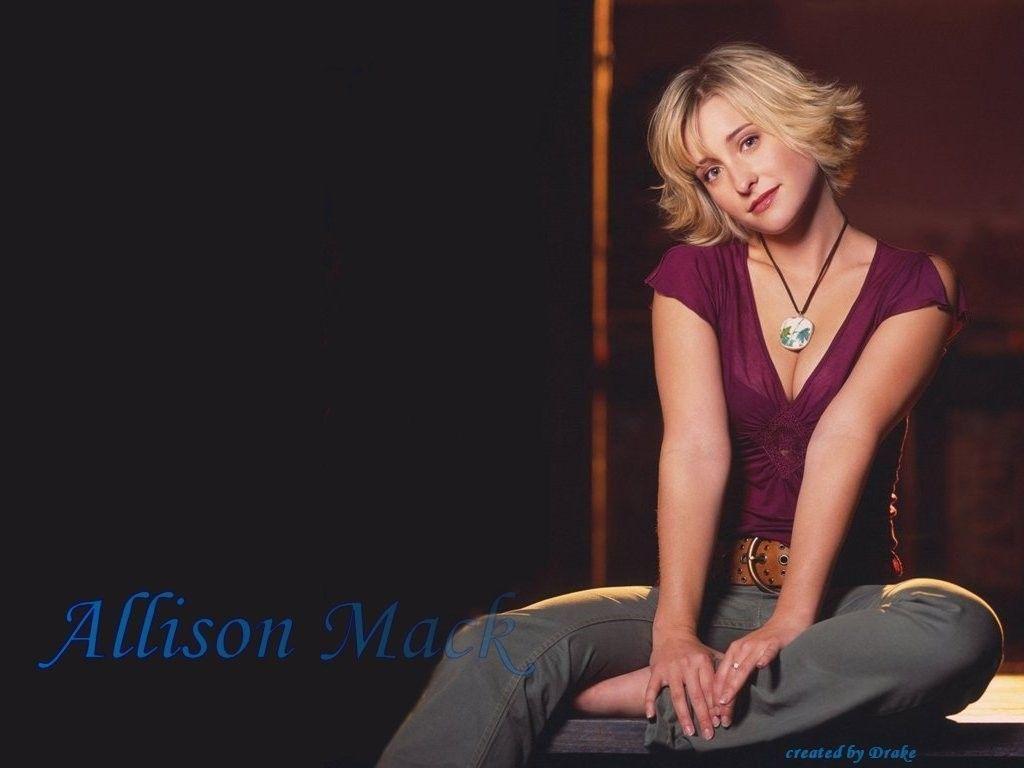 Allison Mack Mack Wallpaper