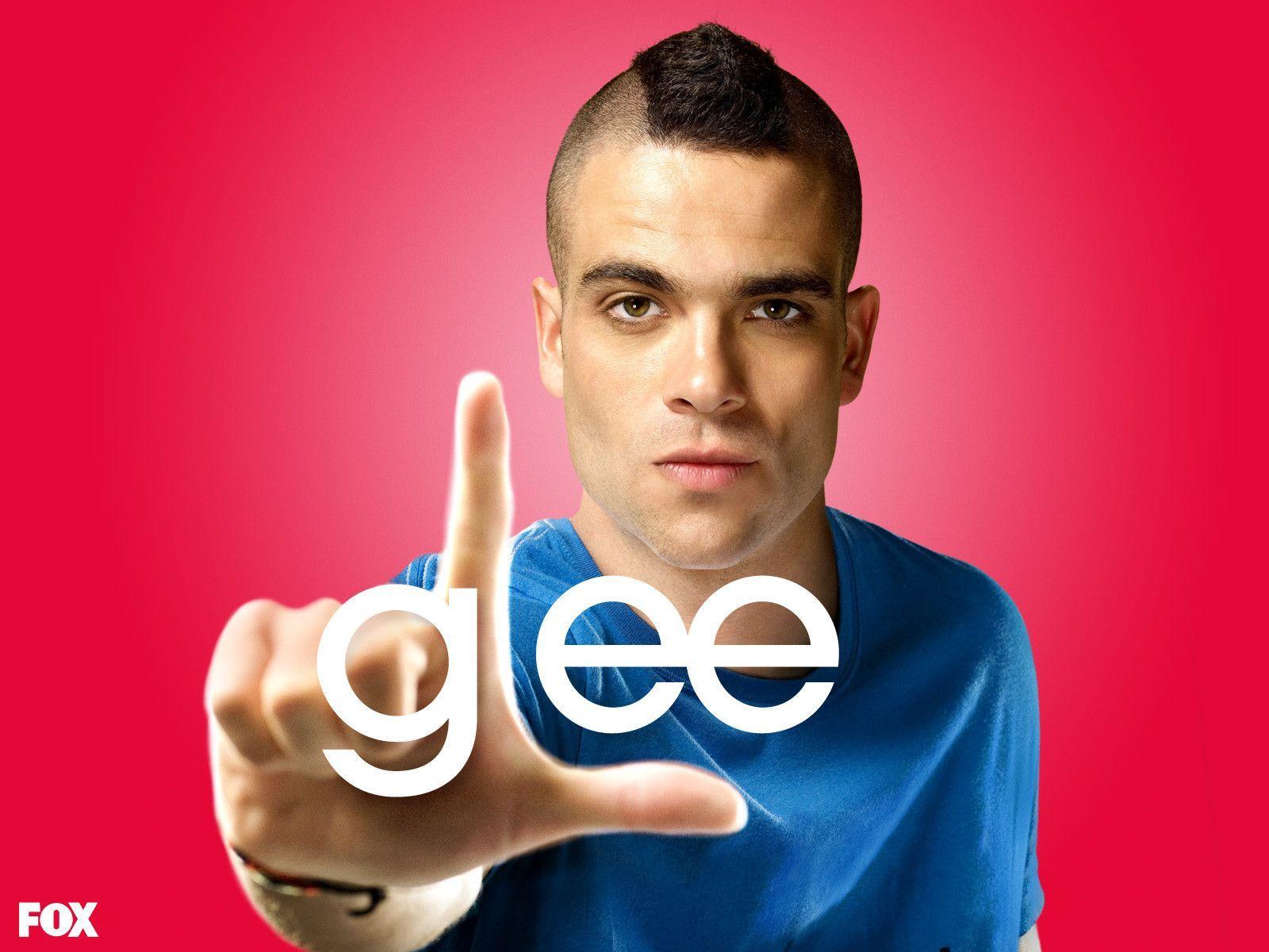 Photo 13 of Glee