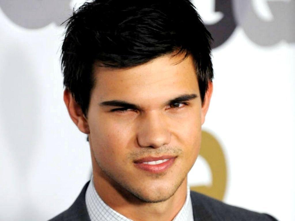 Taylor Lautner killer smile wallpaper