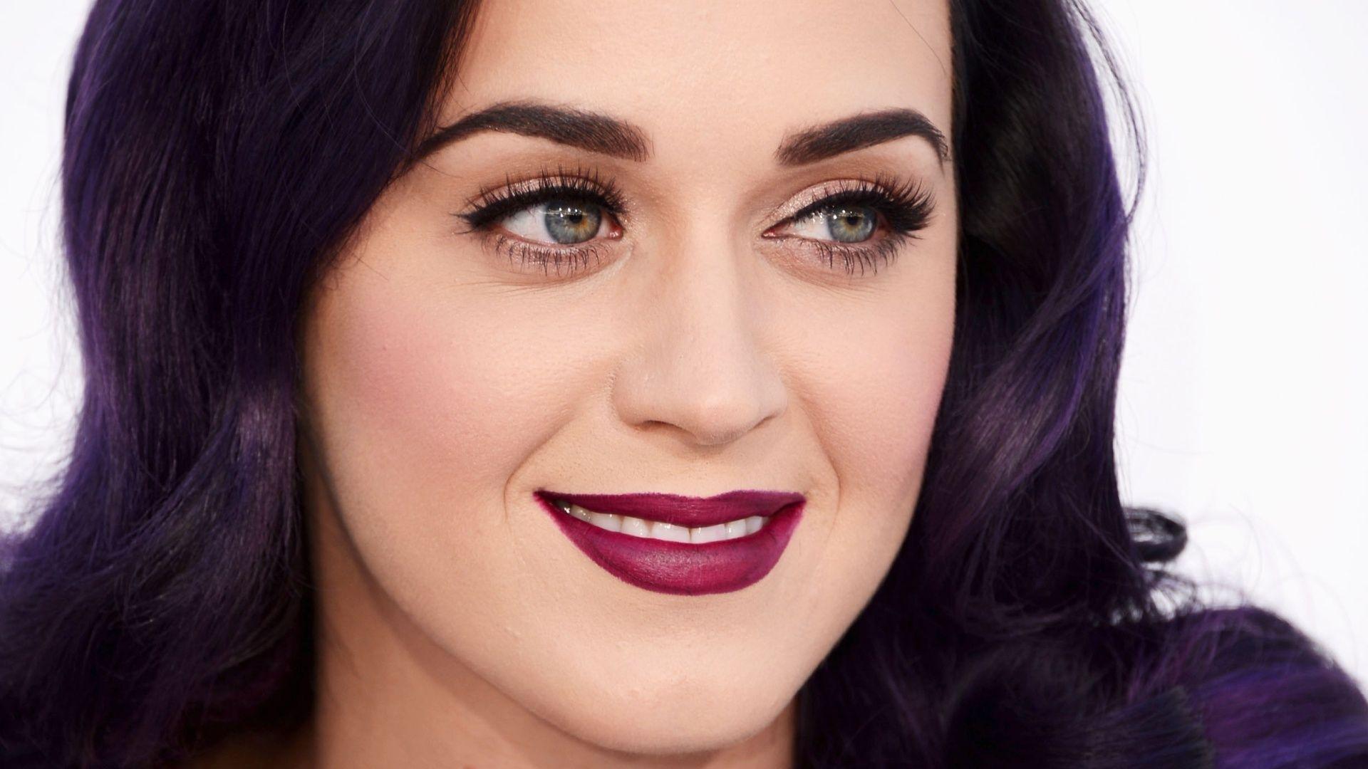 Katy Perry 2015: dating, smoking, origin, tattoos & body
