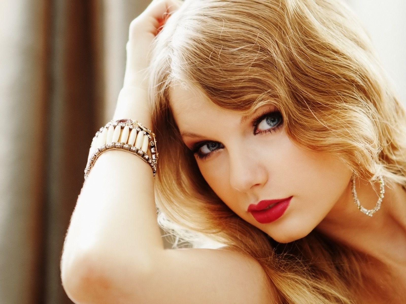 Taylor Swift Hot Red Lipstick! Swift Wallpaper 31650397