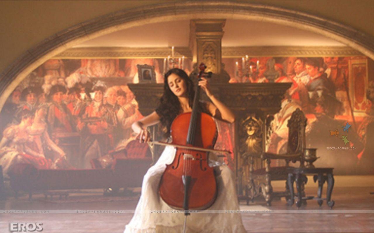 Wallpaper Kaif playing a cello size:1280x800