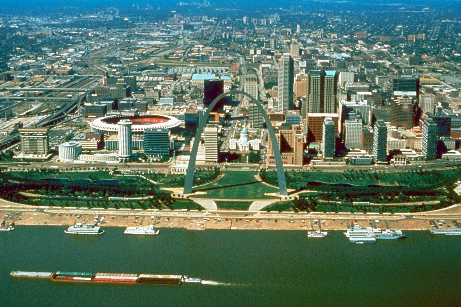 St Louis Missouri Skyline Over Arch Travel photo and wallpaper