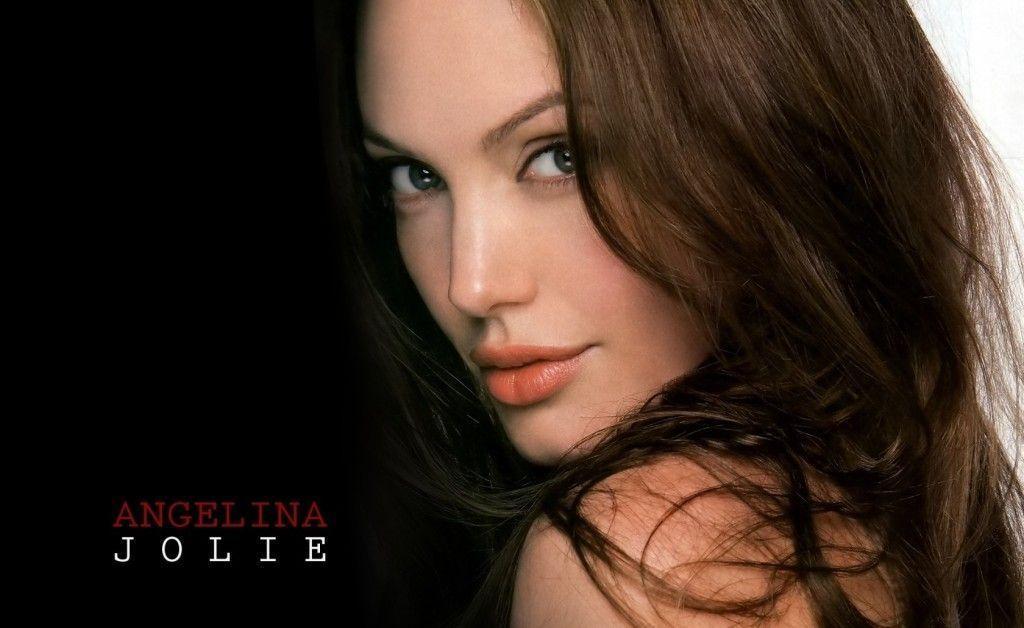 Angelina Jolie Most Beautiful Girl In The Worl Wallpaper