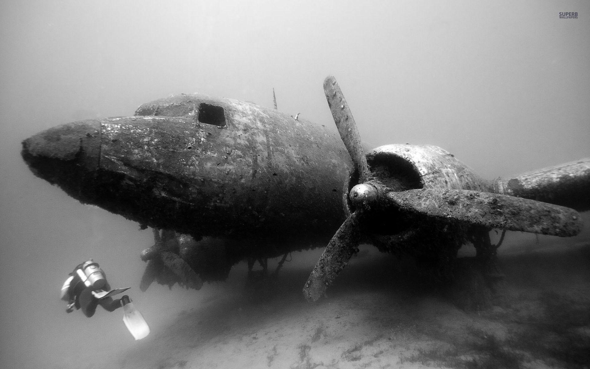 Douglas C 47 Skytrain Underwater 28825 1920x1200 Aircraft