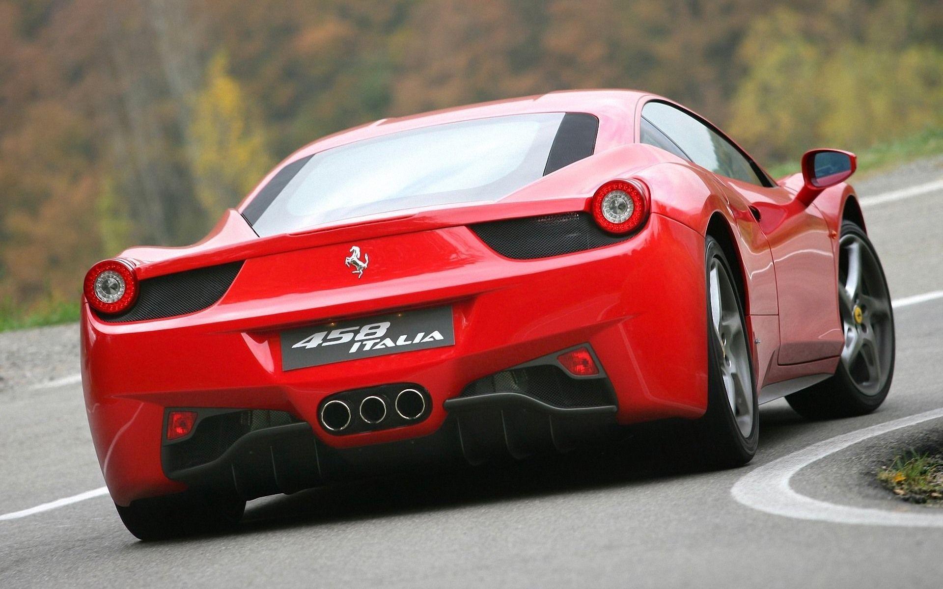 Автомобиль Ferrari 458 Italia