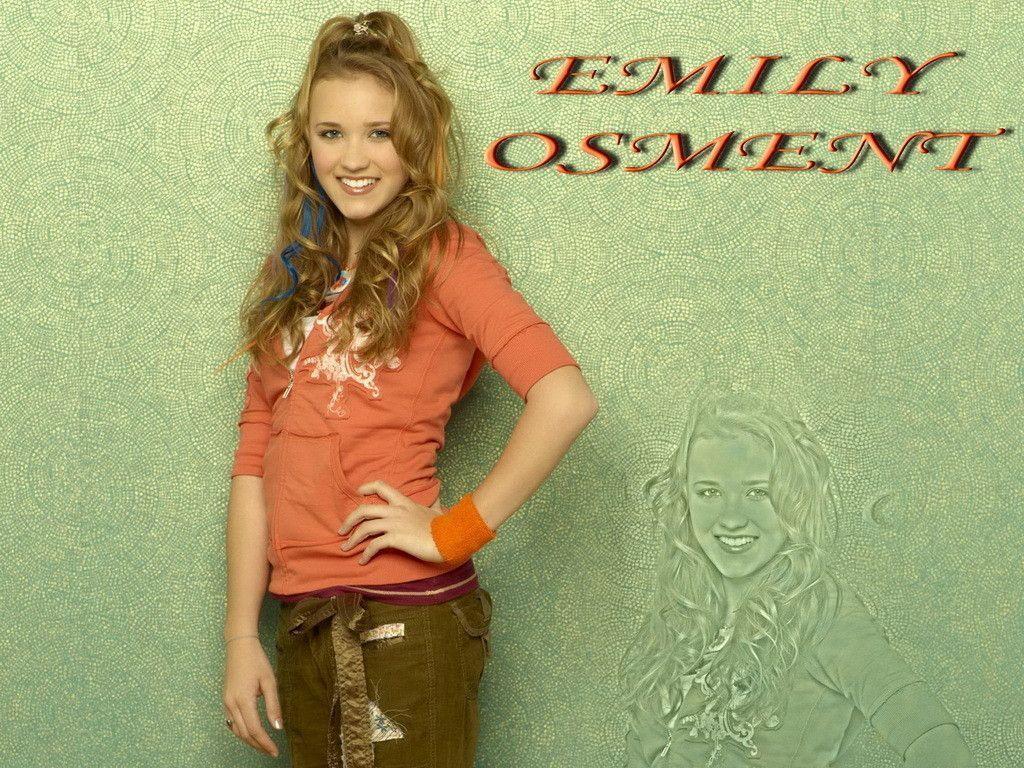 emily bff of smiley Osment Wallpaper