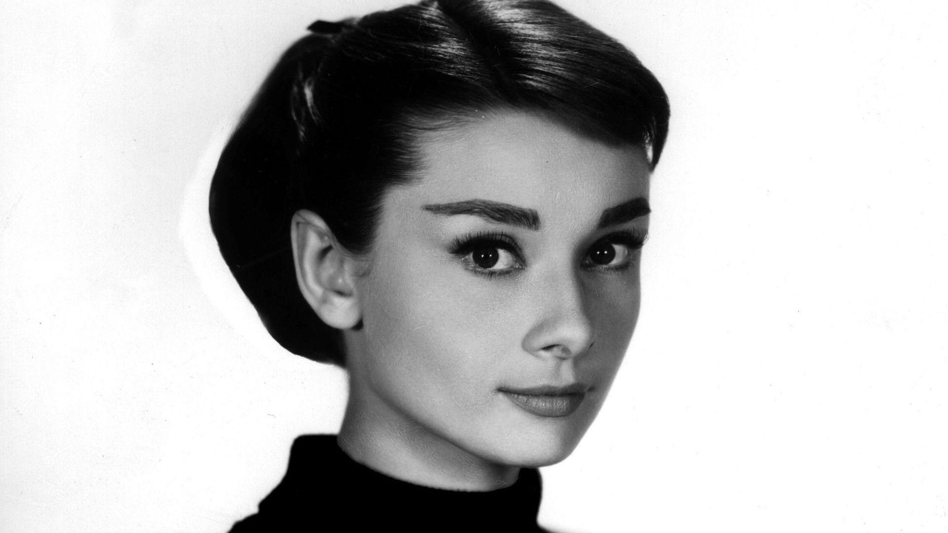 Audrey Hepburn Wallpaper #