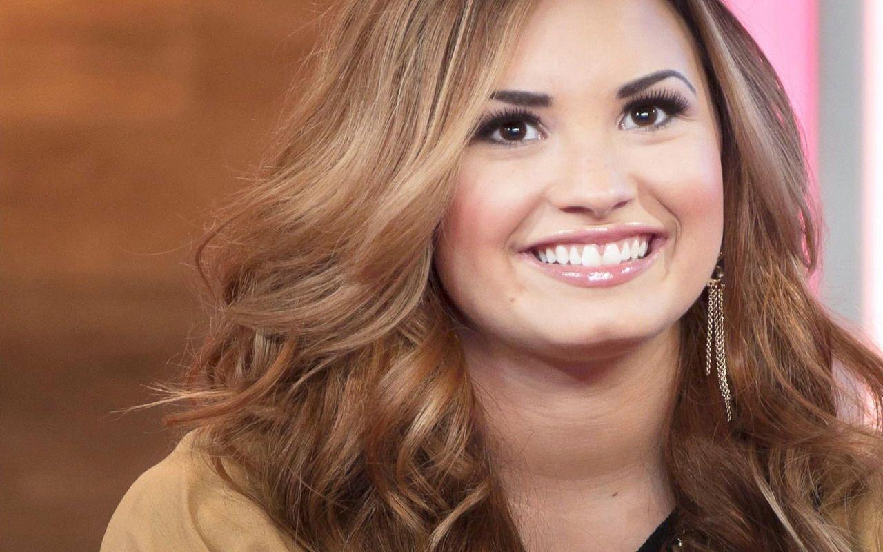 Lovato Wallpaper Lovato Wallpaper